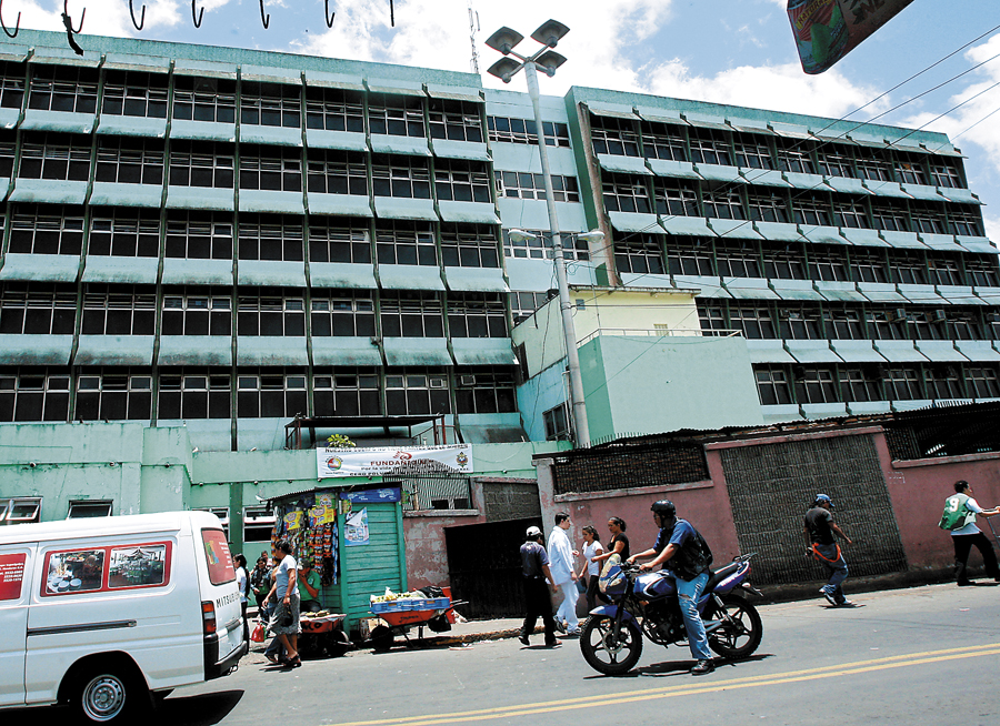 Infectólogo denuncia "seria situación" por falta de medicamentos en el Hospital Escuela Universitario