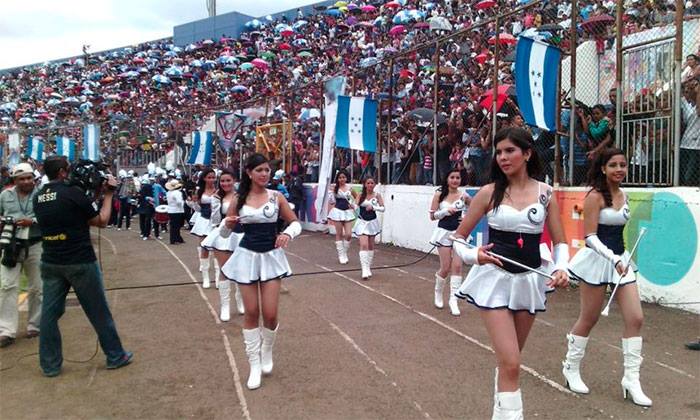 Hondureños recordarán mañana 198 años de independencia en medio de crisis