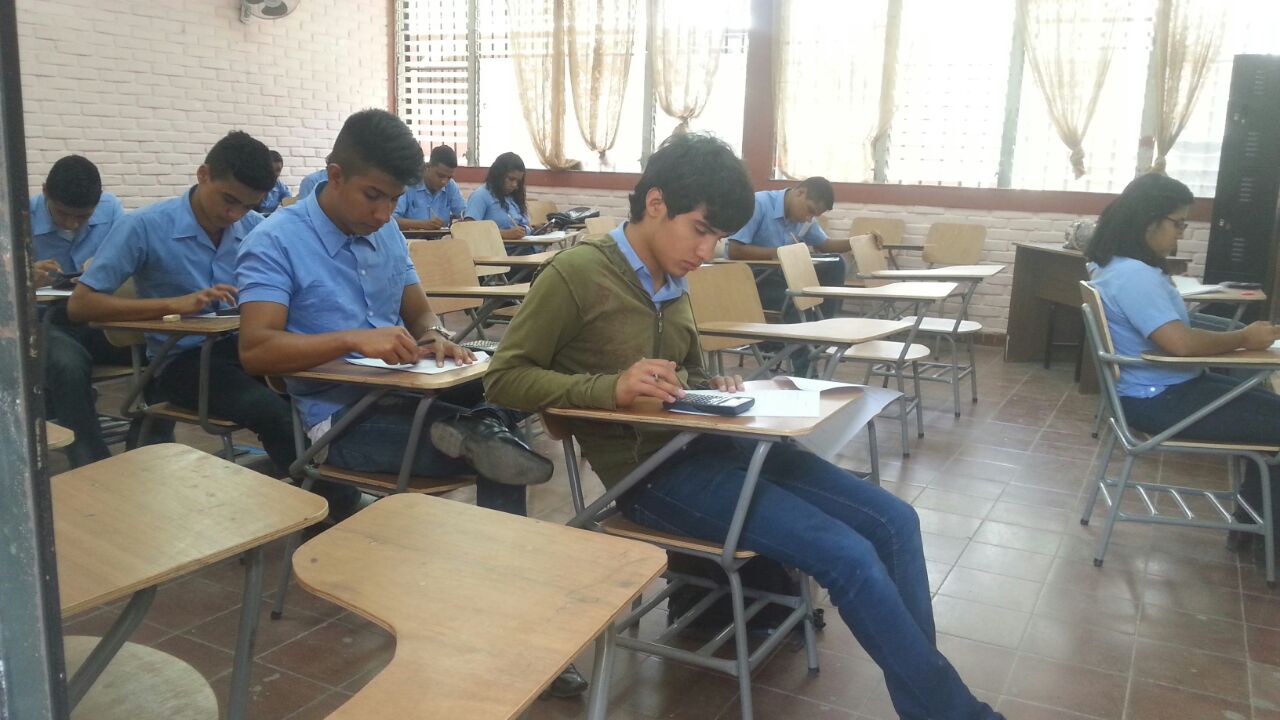 60% de jóvenes está fuera del sistema educativo: Observatorio Educación