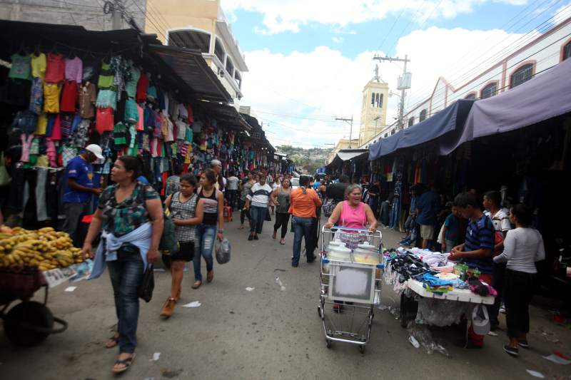 Empresario dice era necesario y urgente el cierre de los mercados capitalinos ante aumento de la pandemia