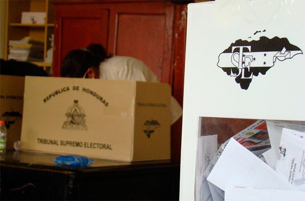 Para abogado constitucionalista la única forma de arreglar la reelección presidencial es con consulta popular