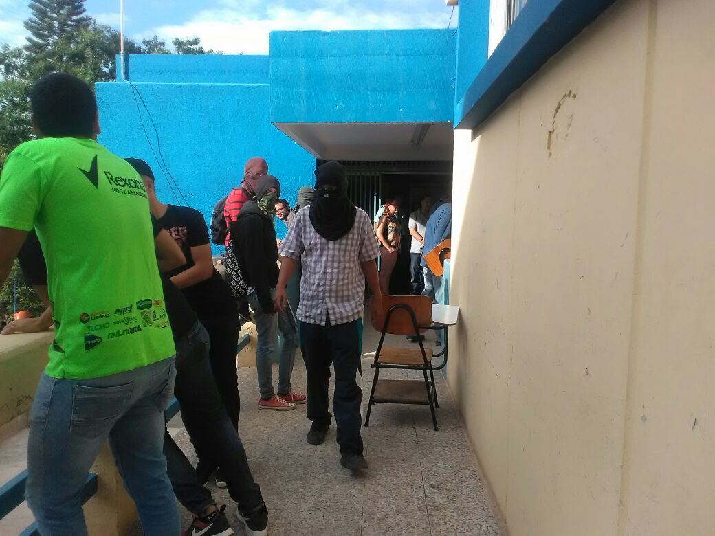 Continúan bloqueos en UNAH