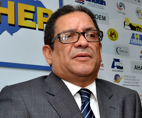 Armando Urtecho: no solo ideas sino con planteamientos, a Julio Raudales
