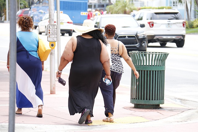 Unos pocos kilos de más en la adultez aumentan el riesgo de enfermedades