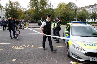 Gente herida y un hombre detenido en un atropello con un auto en Londres