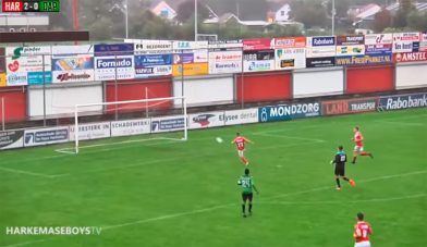 Futbolista europeo protagonizó el yerro más insólito del 2017