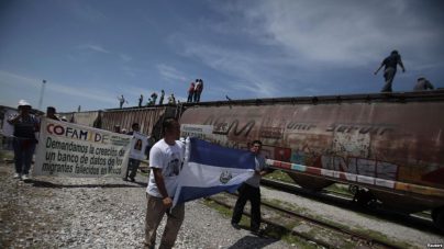 California firma ley que lo convierte en 'estado santuario' para proteger a migrantes