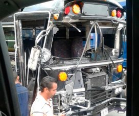 Tres heridos deja colisión de buses en la capital