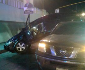 Turismo voló frente a Toncontín y cayó sobre otro carro en aparatoso accidente