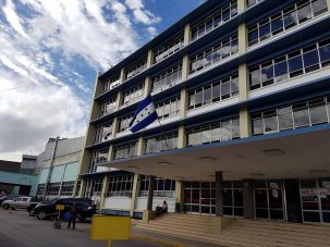 Mauricio Corrales, dirigente del sindicato de trabajadores del Hospital Escuela Universitario (HEU), exigió este día a la Alcaldía Municipal del Distrito Central (A.M.D.C.), detener construcción de rotonda vehicular.