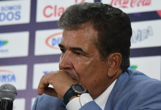 Hondureños piden salida de Jorge Luis Pinto de la selección