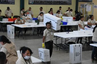 Honduras sigue esperando resultado electoral en medio de denuncias