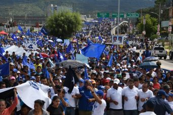 Candidatos presidenciales de Honduras arrecian búsqueda de votos