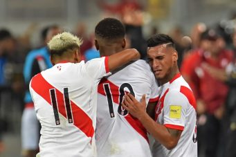 Perú vuelve a un Mundial después de 36 años al vencer 2-0 a Nueva Zelanda