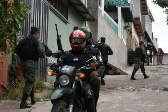Depurador policial cree "correcto y pertinente" el desarme general en Honduras