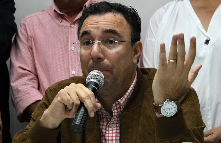 Dirigentes liberales piden remoción del cargo o expulsión de Luis Zelaya