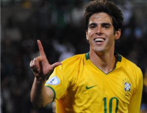 El futbolista brasileño Kaká se retira
