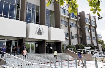 Insólito: Tribunal emite condena 17 años después de juicio a imputado que murió 4 años atrás