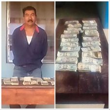 Detienen a un ciudadano con una fuerte cantidad de dólares