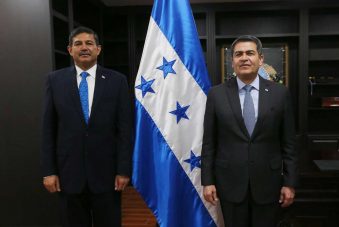 Fredy Díaz Zelaya juramentado como ministro de Defensa