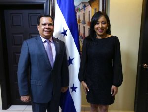 Lissi Cano es juramentada como nueva viceministra de la Sedis