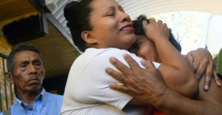 Drásticas leyes antiaborto amenazan a mujeres en Centroamérica