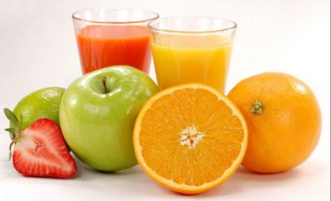 A pesar de que es común asociar el zumo de frutas con un estilo de vida saludable, un reciente estudio advierte sobre las peligrosas consecuencias que podría acarrear el consumo de esta bebida sin moderación.