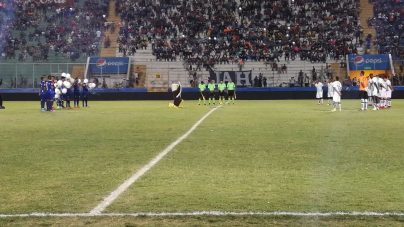Video: afición azul con emotivos aplausos rindió homenaje a Santiago Vergara