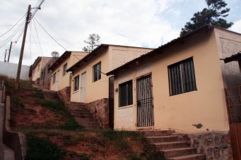 Convivienda construirá 10 mil viviendas para familias de ingresos medios