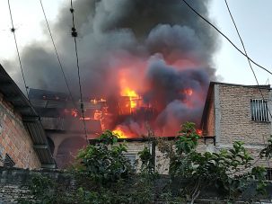 Voraz incendio se registra en sector cercano a El Pedregal