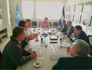 Partidos opositores proponen terna de mediadores para el diálogo en Honduras