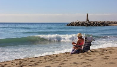 Dermatólogos: prolongada exposición al sol puede producir cáncer de piel