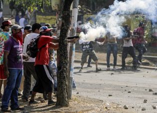 Muere periodista mientras filmaba protestas en Nicaragua. Foto