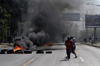 Presidente de Nicaragua contra la pared por protestas que dejan tres muertos
