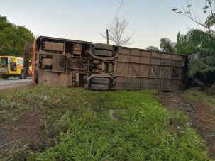 Un muerto y varios heridos en aparatoso volcamiento en el norte de Honduras