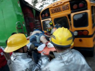 Varios heridos en fuerte colisión de un bus contra un árbol en Comayagua