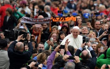 El papa asume "graves equivocaciones de valoración" en caso de pedofilia en Chile