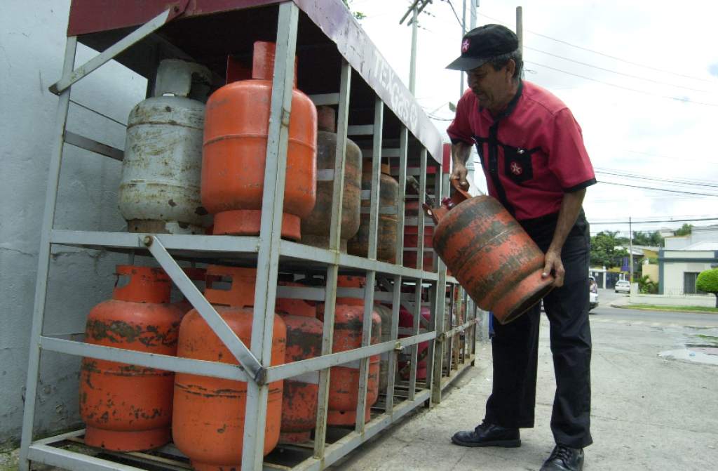 Adecaba pedirá excluir el chimbo de gas de próximos incrementos a los combustibles