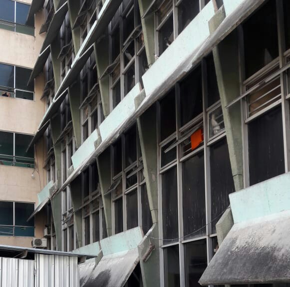 Inversión millonaria para sustituir parasoles del Hospital Escuela dañados por el clima y las aves