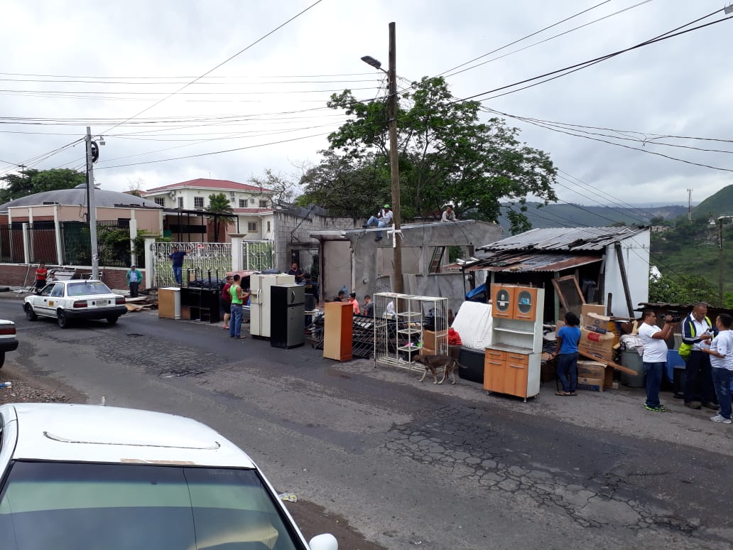 desalojados en colonia Godoy