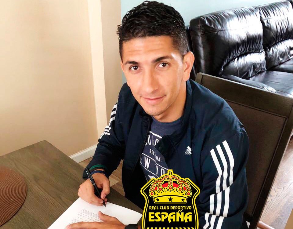 REAL ESPAÑA FICHÓ A LEVERÓN