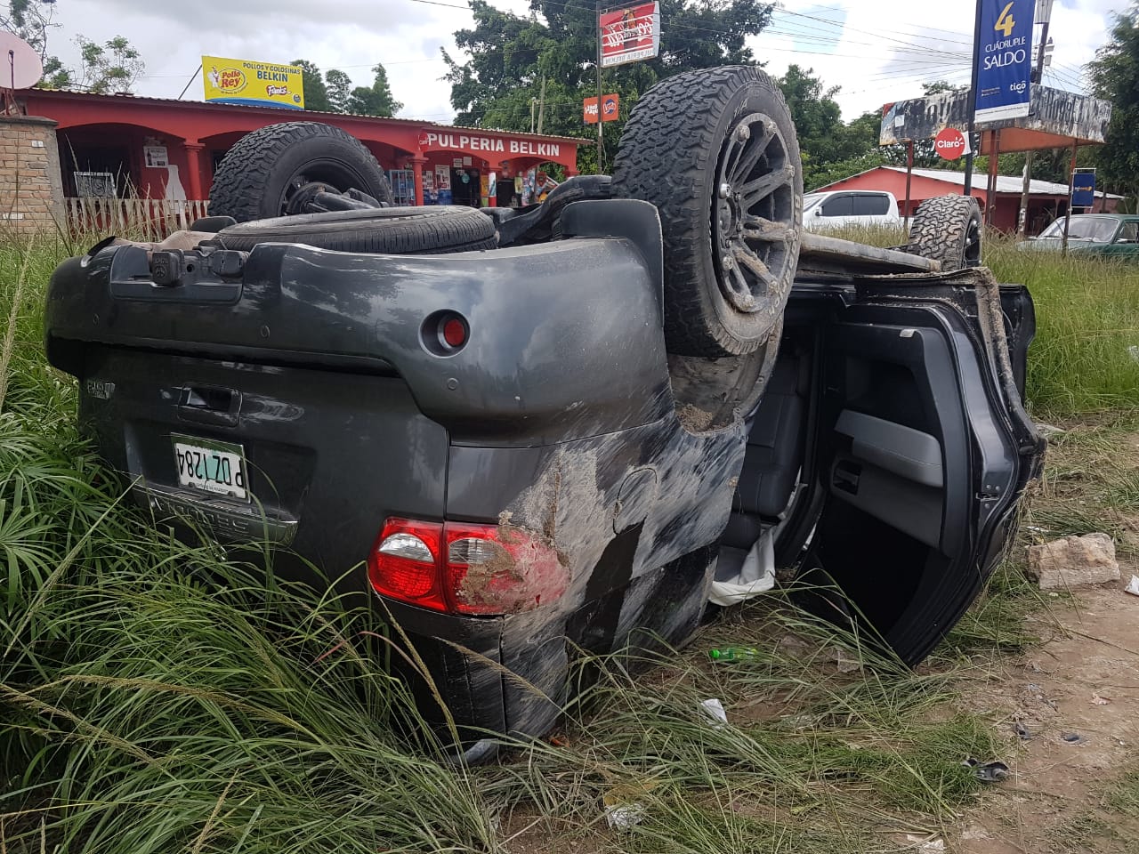 Hijo del ex-gobernante Lobo Sosa sufre accidente vial en carretera a Olancho