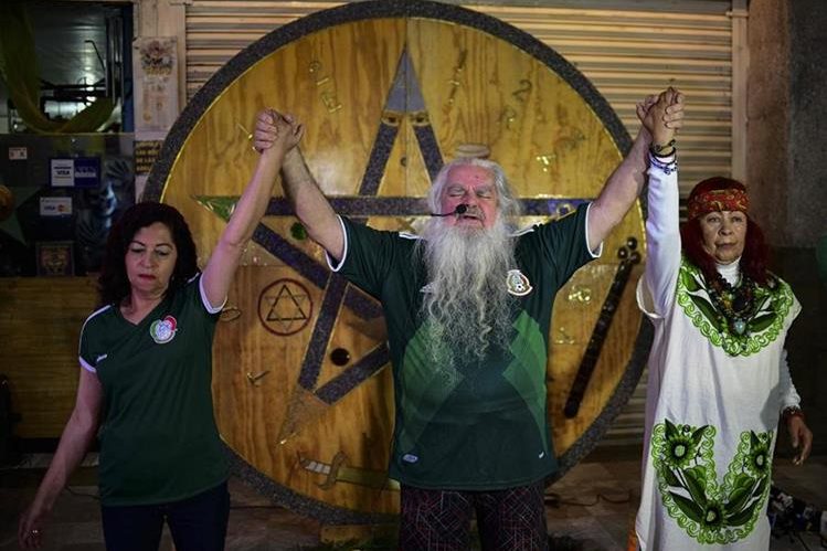 'Brujo Mayor' invoca a Quetzalcóatl para que México triunfe en Rusia-2018