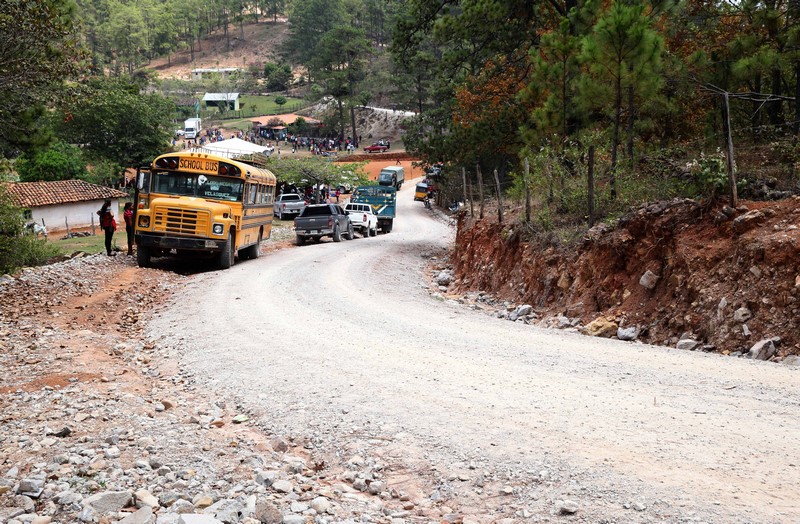 Piden recursos para pavimentar las calles de tierras de Honduras
