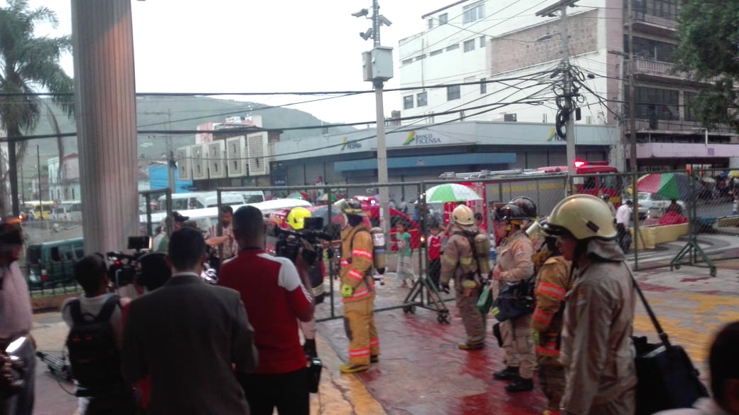 Dos personas heridas en explosión de chimbo de gas en el Congreso Nacional
