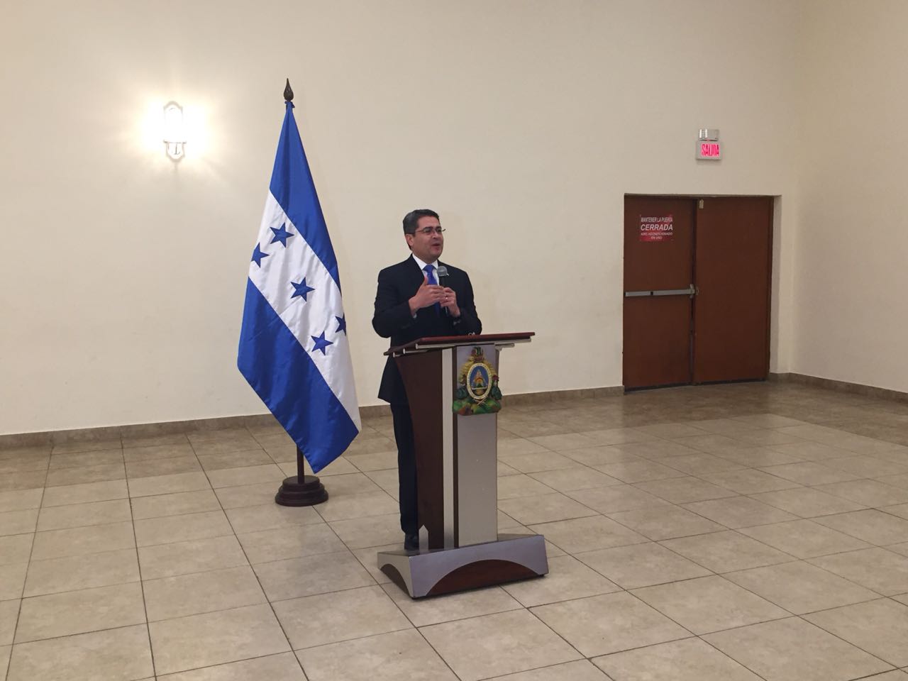 Vídeo. Presidente Hernández califica histórico el derecho de las familias de permanecer unificadas
