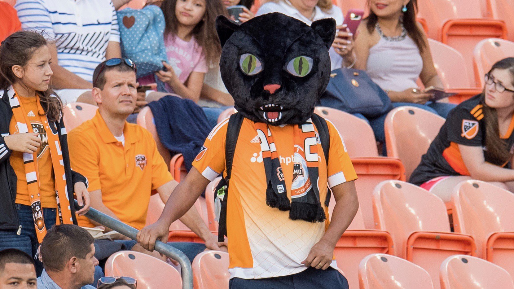 ALBERTH ELIS ES ÍDOLO DE HOUSTON DYNAMO