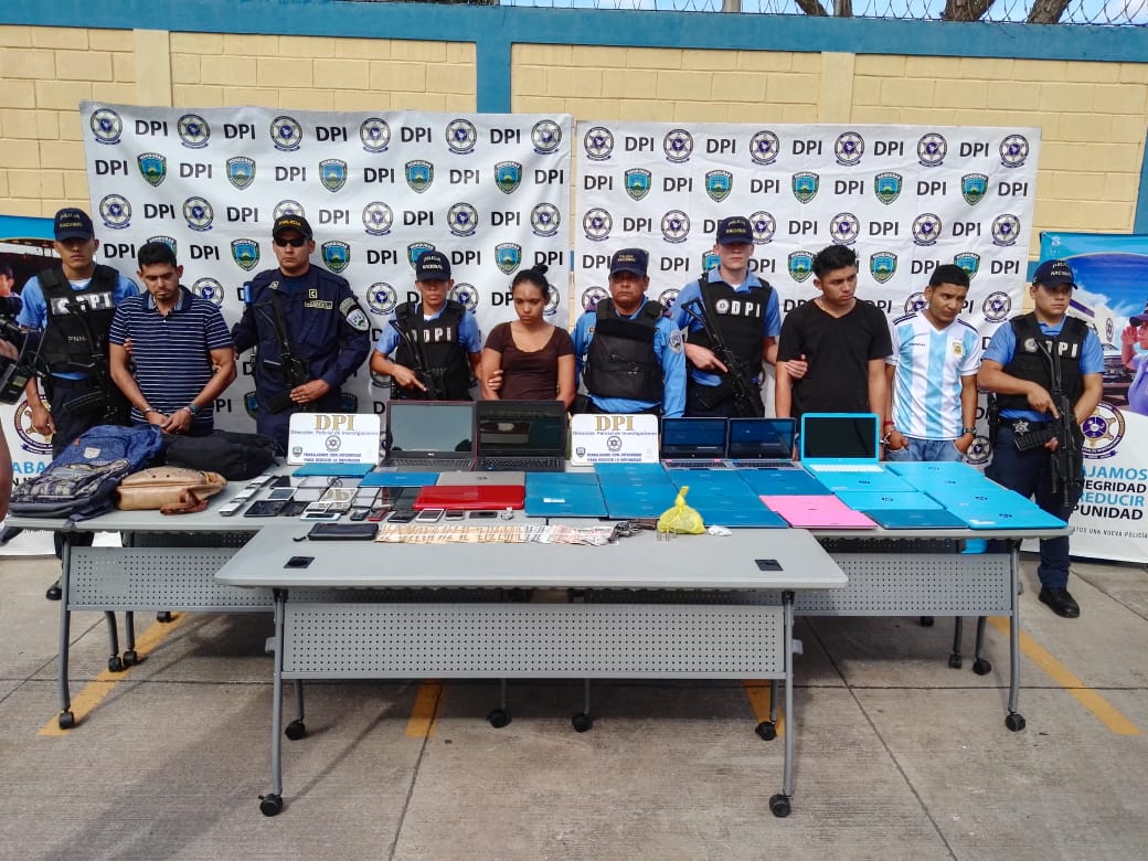 detenidos con computadoras