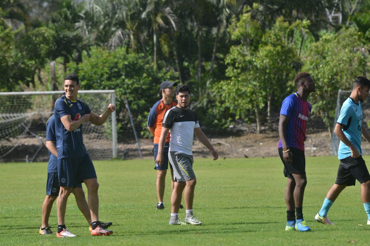 BRAYAN VELÁSQUEZ ESPERA SEGUIR SU CARRERA EN MOTAGUA