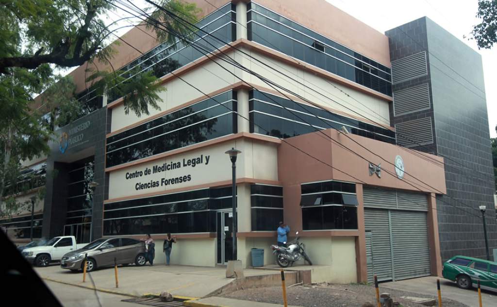Medicina Forense en los próximos días sepultará unos 70 cadáveres en la Capital